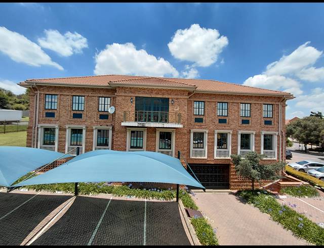 279M² OFFICE TO LET IN BRYANSTON